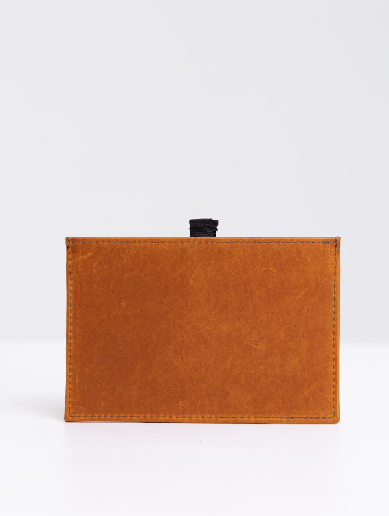 Кожаная обложка-карман для паспорта рыжая с винтажным эффектом