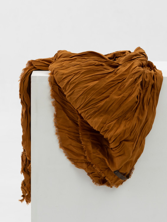 Большой платок на шею горчичный