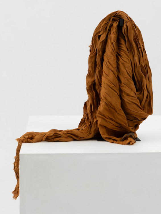 Большой платок на шею горчичный