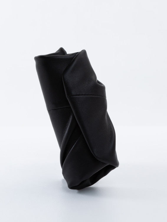 Кожаная ключница черная