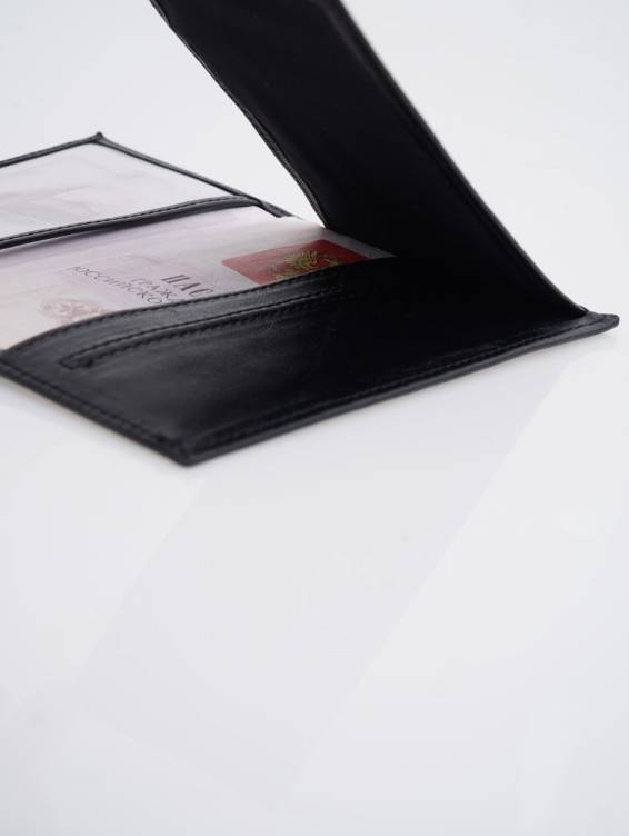 Кожаная обложка для паспорта черная