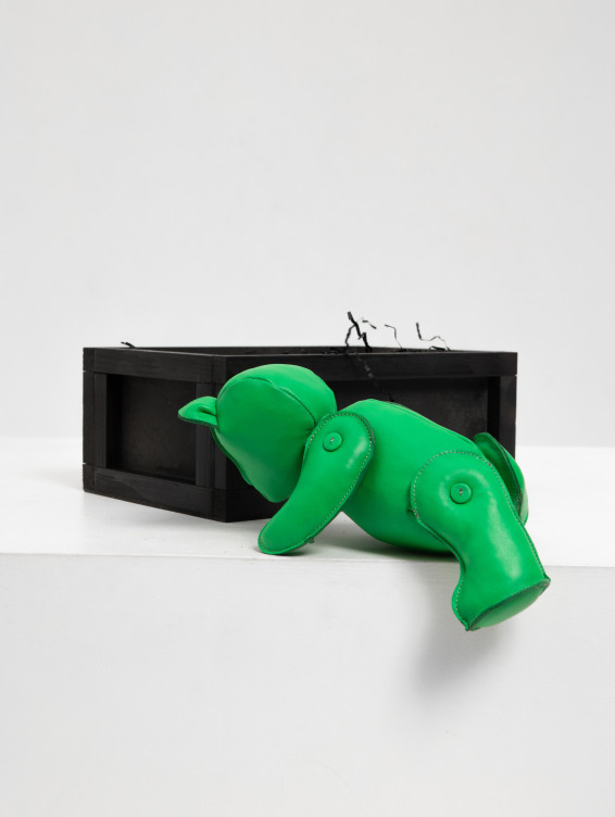 Кожаный Медведь набитый опилками