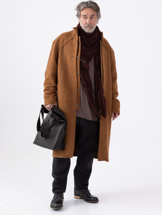 Мягкое шерстяное пальто рыжего цвета