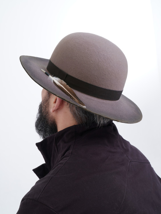 Фетровая шляпа бежевая