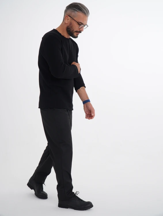 Хлопковый черный свитер