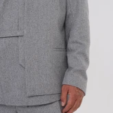 Жакет суконный серый, крупный план