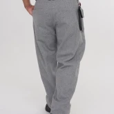 Брюки суконные серые, вид сзади