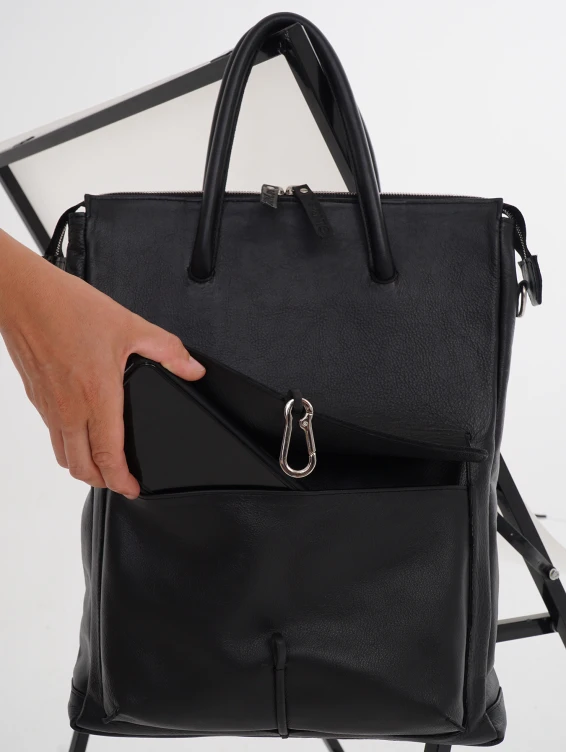 Кожаная сумка для ноутбука с креплением на ручку чемодана черная