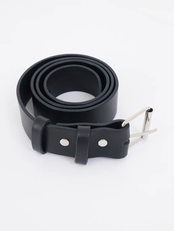 Кожаный черный ремень