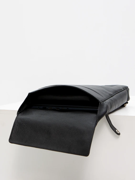 Кожаный рюкзак для ноутбука черный