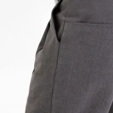 Брюки из джинсы серые, крупный план