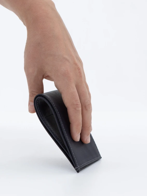 Тонкий кожаный кошелек синий