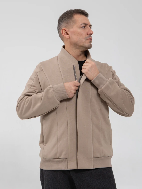 Бомбер на молнии серо-бежевого цвета