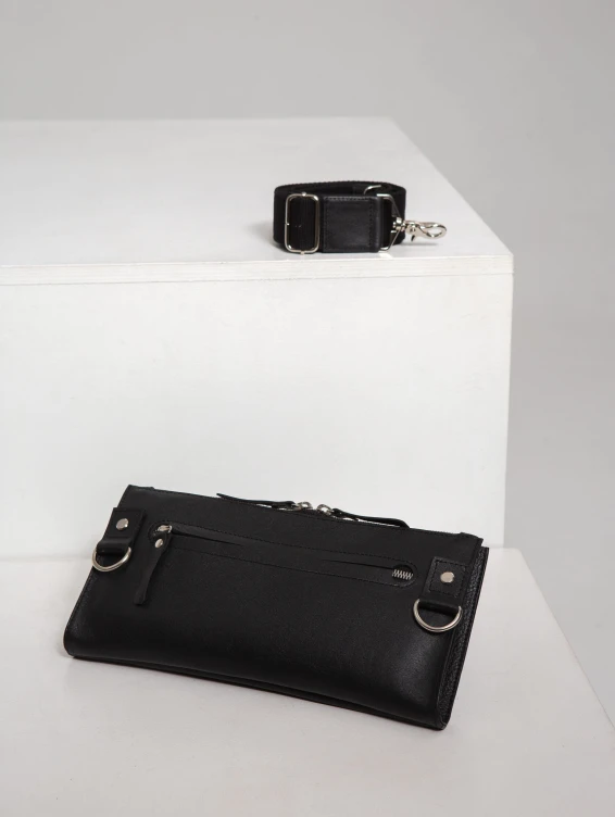 Кожаная сумка с очечником черная