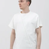 Асимметричная футболка с подвернутыми рукавами белая, вид спереди