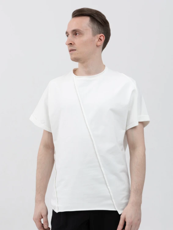 Асимметричная футболка с подвернутыми рукавами белая