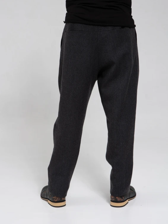 Шерстяные брюки со складкой темно-серые