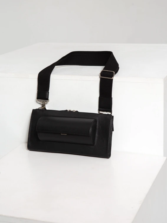 Кожаная сумка с очечником черная