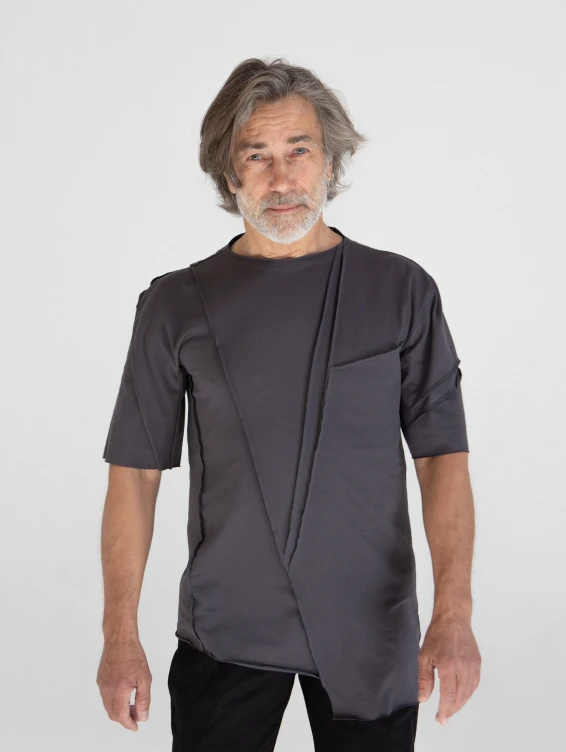 Асимметричная футболка темно-серая