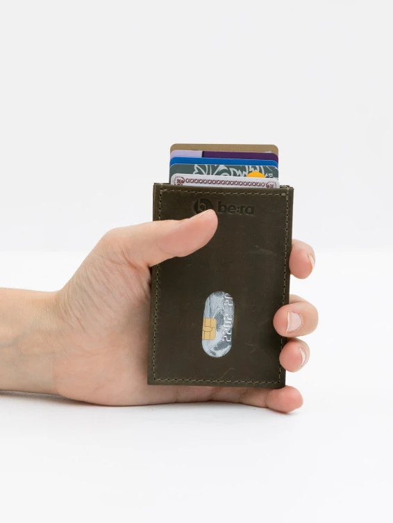 Кожаный кардхолдер зеленый  с винтажным эффектом