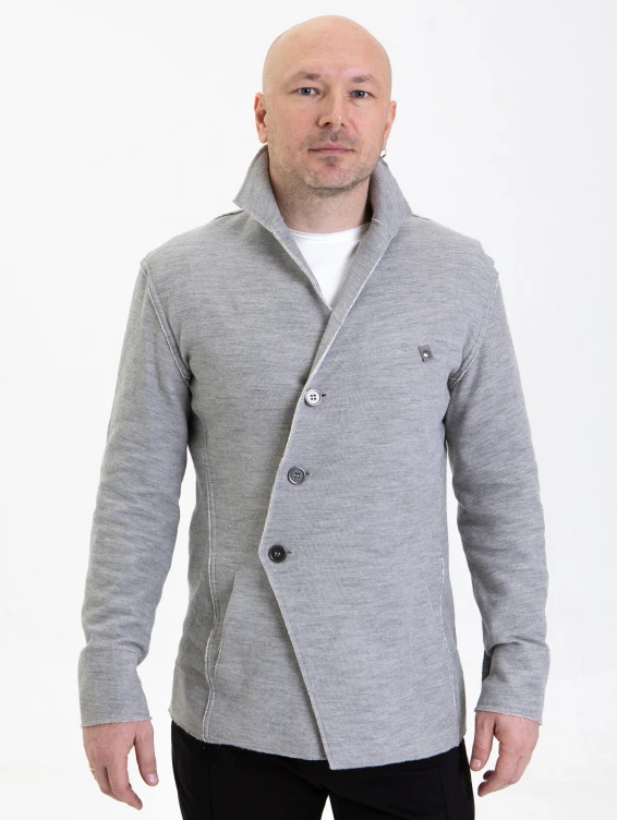 Серый трикотажный жакет на пуговицах