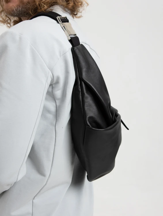 Кожаная поясная сумка черная