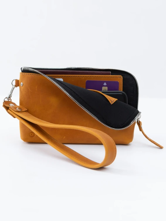 Кожаный клатч рыжий с винтажным эффектом