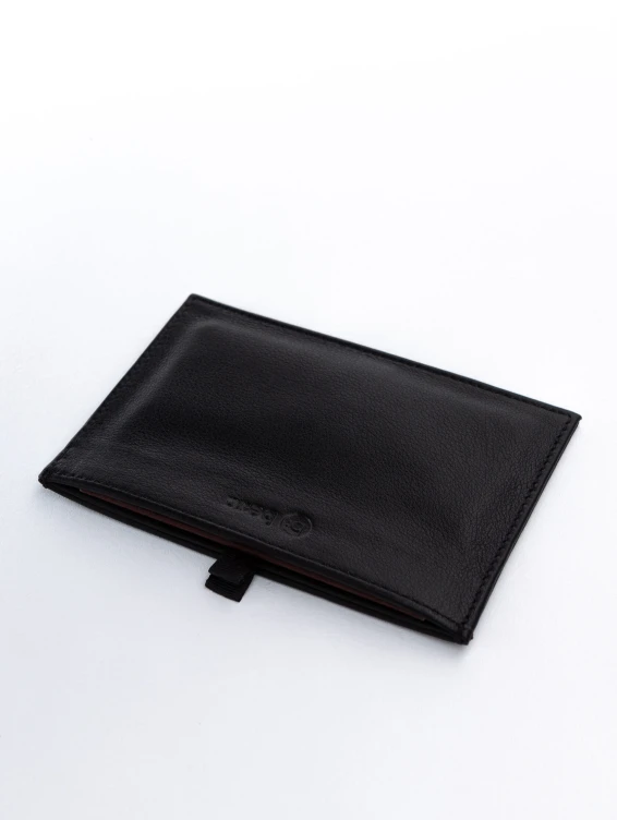 Кожаная обложка-карман для паспорта черная