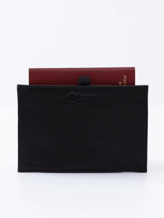 Кожаная обложка-карман для паспорта черная