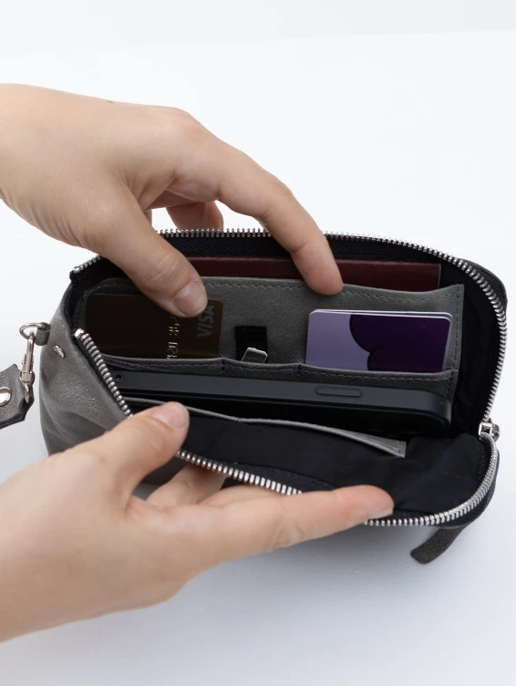 Кожаный клатч серый