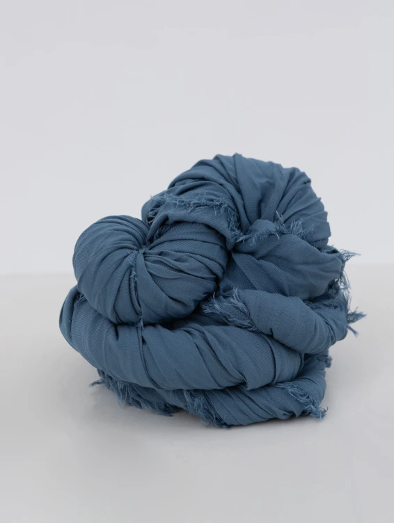 Большой платок на шею синий