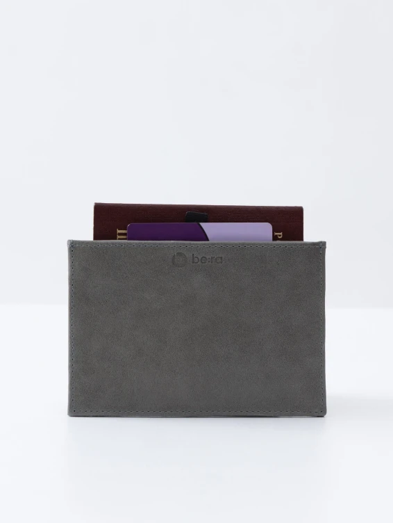 Кожаная обложка-карман для паспорта серая