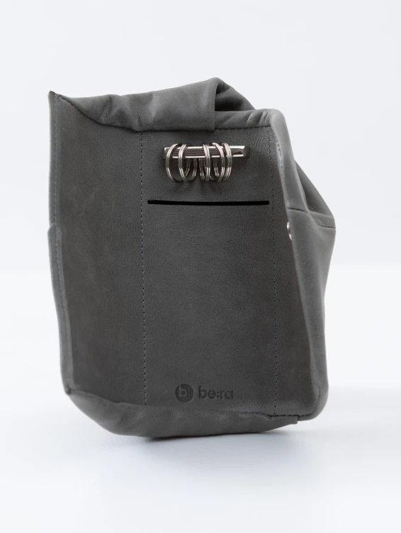 Кожаная ключница серая