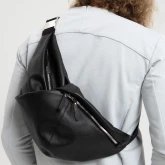 Кожаная поясная сумка черная