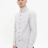 Рубашка с нагрудными карманами светло-серая