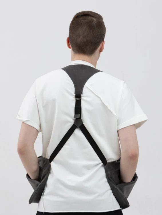 Кожаный жилет темно-серый