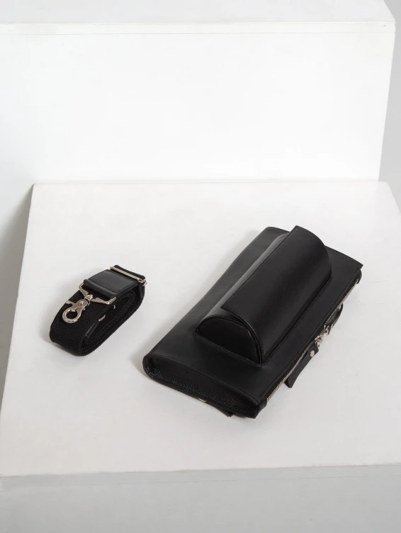 Кожаная сумка с очечником черная