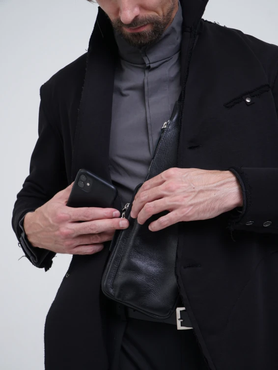 Кожаная сумка-карман черная