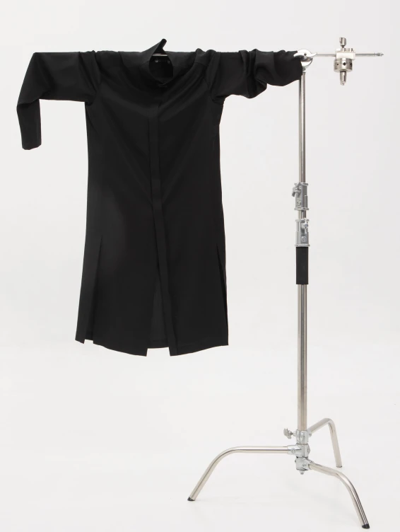 Длинная черная рубашка из вискозы