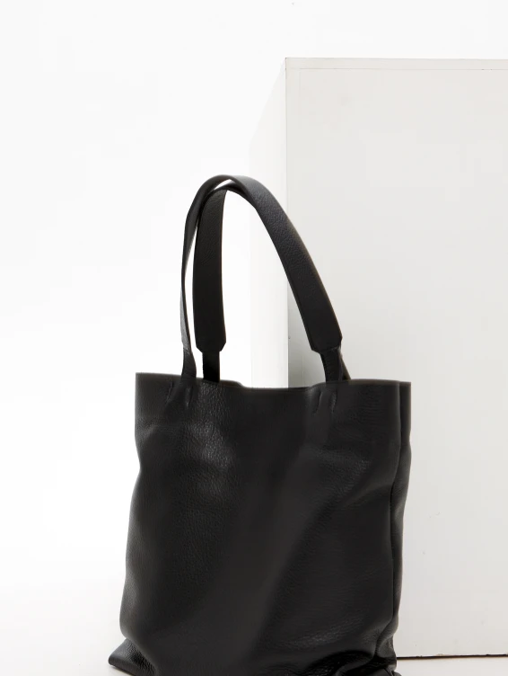 Кожаная сумка-тоут черная