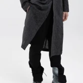 Длинная льняная рубашка с капюшоном черная, крупный план спереди