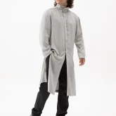 Длинная серая рубашка из вискозы, вид спереди