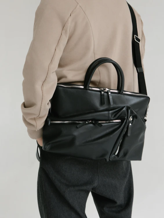 Кожаная сумка для ноутбука черная