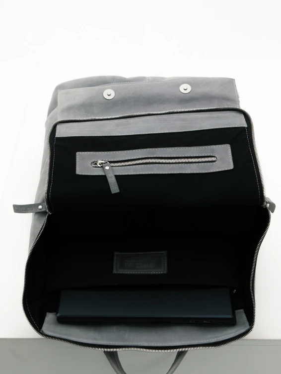 Рюкзак кожаный со скрытой застежкой серый с винтажным эффектом