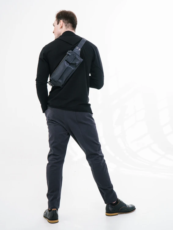 Прямоугольная кожаная поясная сумка синяя