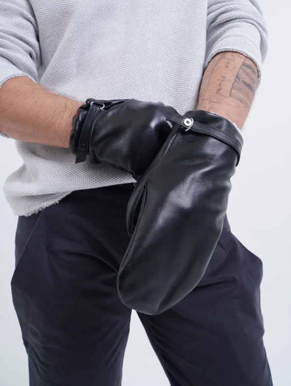 Кожаные черные варежки на флисовом подкладе