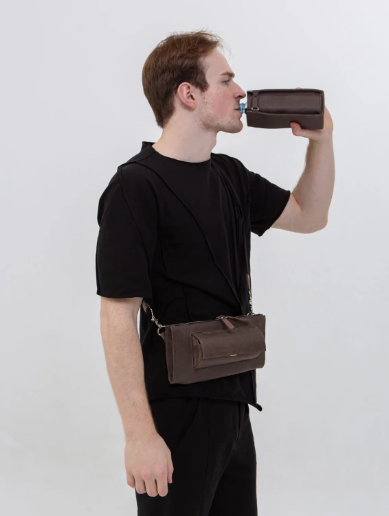 Подвесной кожаный карман для бутылки воды коричневый