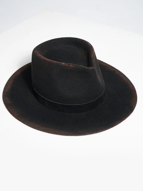 Фетровая шляпа черная жженая