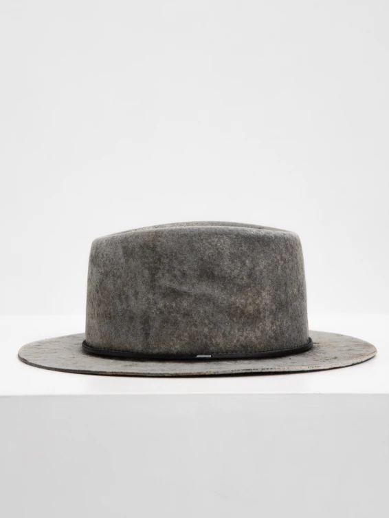 Фетровая шляпа серая