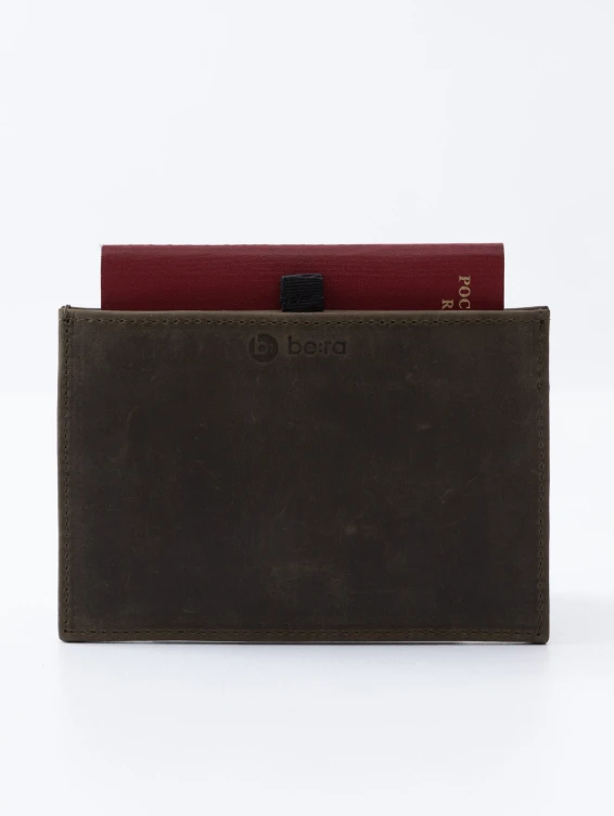 Кожаная обложка-карман для паспорта зеленая с винтажным эффектом